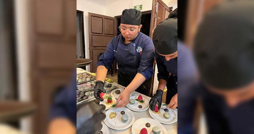 Estudiantes de UABCS Los Cabos celebran evento gastronómico como cierre de semestre