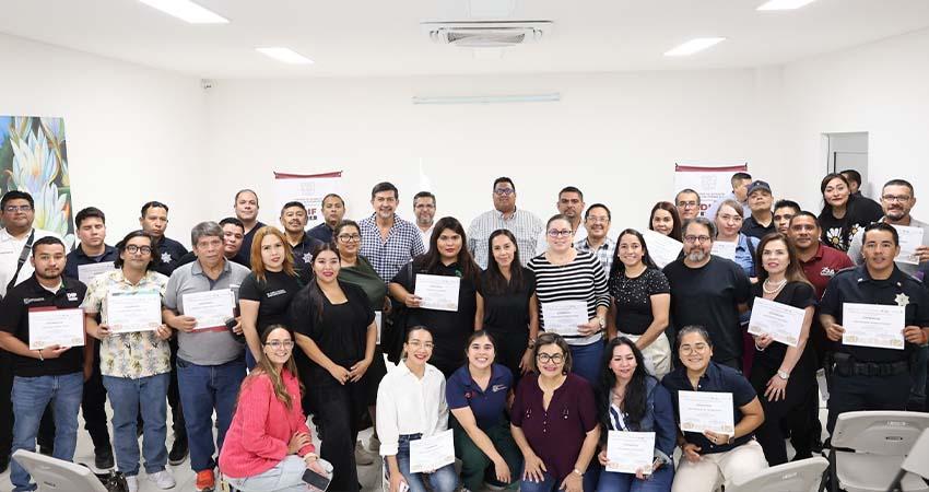 Clausura presidenta del DIF BCS un taller sobre masculinidades Clausura presidenta del DIF BCS un taller sobre masculinidades