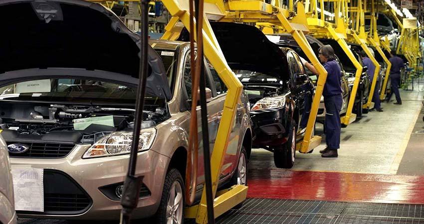 Estiman que exportaciones automotrices en México caigan 12% por aranceles de Trump
