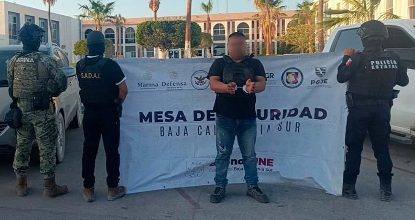 Operativos coordinados permiten la captura de dos personas con armas de fuego