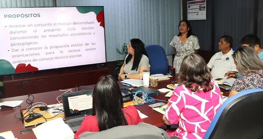 Realizan encuentro de supervisores de secundaria en los cinco municipios de BCS Realizan encuentro de supervisores de secundaria en los cinco municipios de BCS