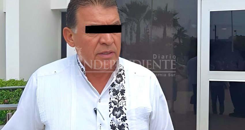 Ex alcalde de La Paz Rubén “N” es vinculado a proceso por Uso Indebido de Facultades y Atribu-ciones Ex alcalde de La Paz Rubén “N” es vinculado a proceso por Uso Indebido de Facultades y Atribu-ciones