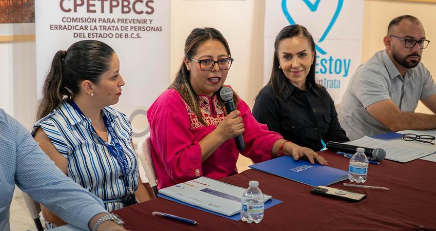 Recibe el Congreso de BCS el instrumento, “Herramientas para Prevenir y Combatir la Trata de Personas en BCS” Recibe el Congreso de BCS el instrumento, “Herramientas para Prevenir y Combatir la Trata de Personas en BCS”