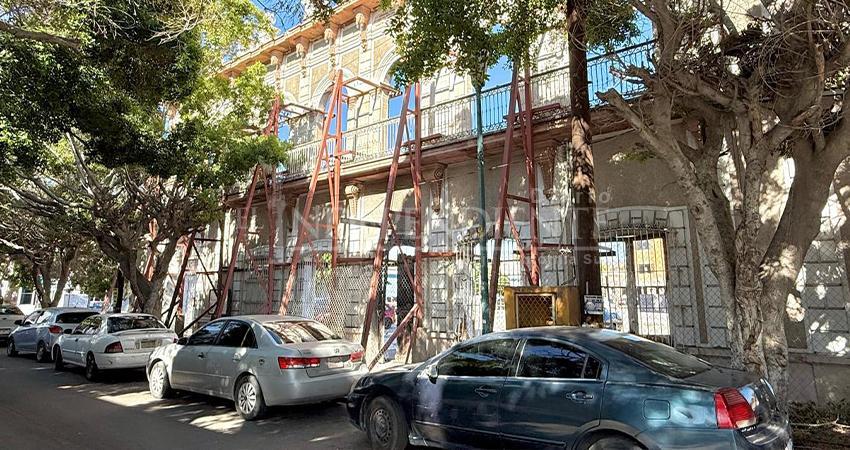 Gestiona Ayuntamiento de La Paz retiro parcial de la fachada de La Perla de La Paz Gestiona Ayuntamiento de La Paz retiro parcial de la fachada de La Perla de La Paz
