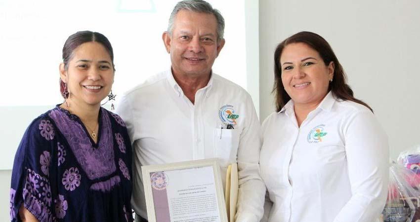 Unen esfuerzos ISMUJERES y la Universidad Tecnológica de La Paz Unen esfuerzos ISMUJERES y la Universidad Tecnológica de La Paz
