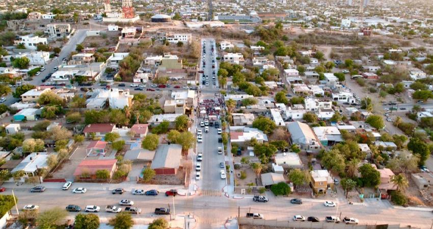 Entrega Gobernador una obra más de pavimentación en La Paz Entrega Gobernador una obra más de pavimentación en La Paz