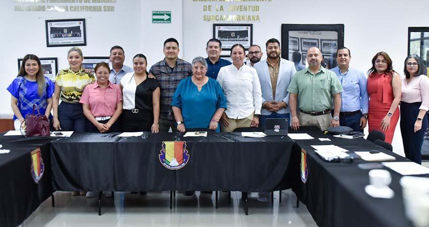 Se reúne la titular de Finanzas con las comisiones de Asuntos Políticos y la Comisión Especial Plural Coadyuvante para analizar la creación del sexto municipio Se reúne la titular de Finanzas con las comisiones de Asuntos Políticos y la Comisión Especial Plural Coadyuvante para analizar la creación del sexto municipio