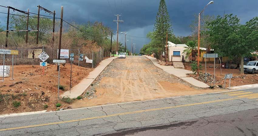 Arranca la pavimentación de la calle Heroico Colegio Militar en San Antonio Arranca la pavimentación de la calle Heroico Colegio Militar en San Antonio