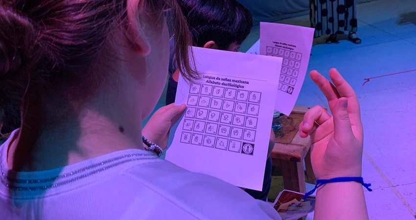 Niñas y niños aprenden Lengua de Señas Mexicana en taller de verano Niñas y niños aprenden Lengua de Señas Mexicana en taller de verano