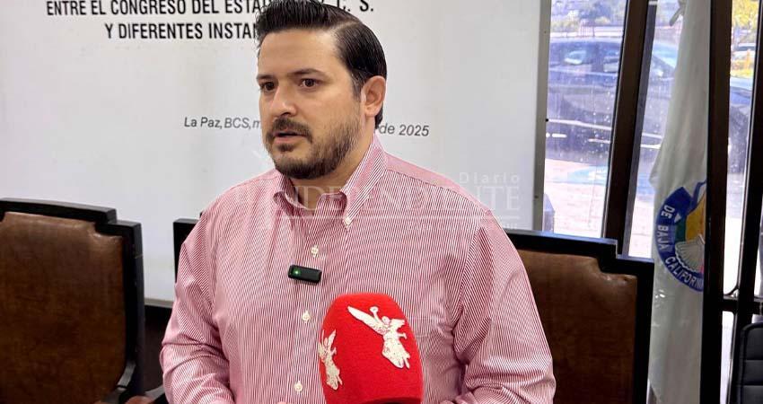 "Un rotundo no a cualquier amenaza a la Sierra de la Laguna": Van Wormer tras denuncias por aterrizaje de helicóptero y venta de predios