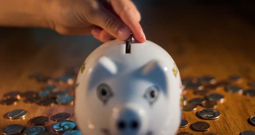 Mexicanos, los que menos invierten en instrumentos financieros