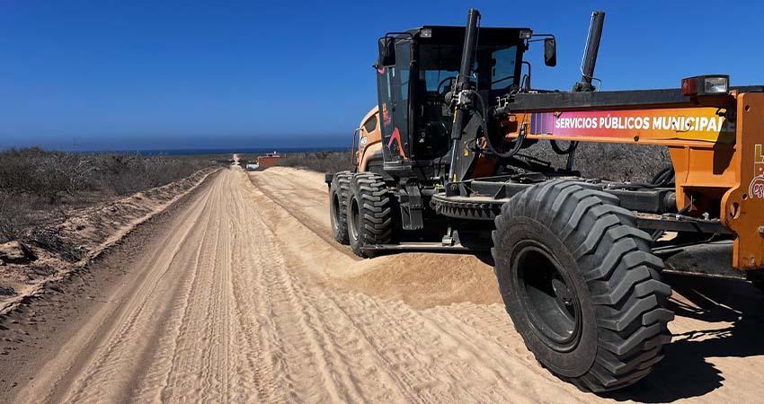 Atiende Ayuntamiento de La Paz más de 70 kilómetros de caminos rurales Atiende Ayuntamiento de La Paz más de 70 kilómetros de caminos rurales
