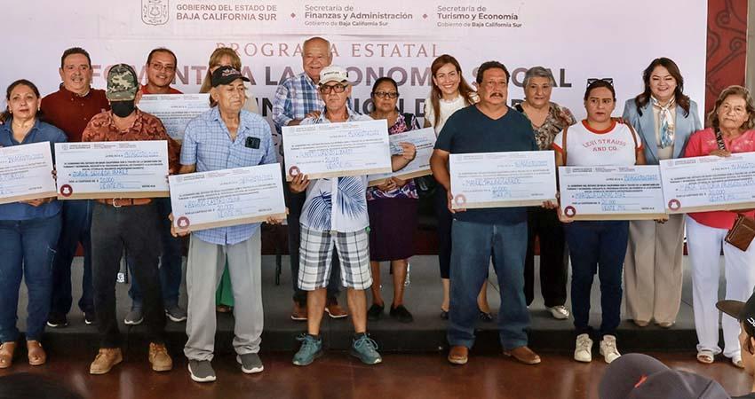 Gobierno estatal entrega de apoyos a emprendedoras y emprendedores paceños Gobierno estatal entrega de apoyos a emprendedoras y emprendedores paceños