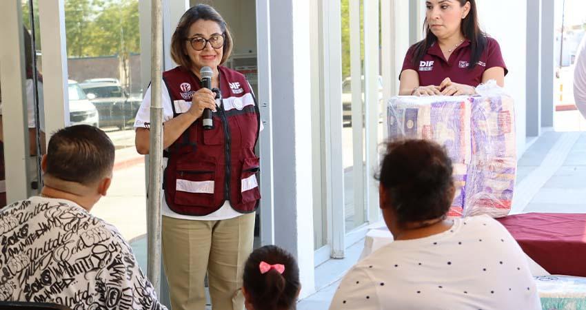 Impulsa SEDIF el bienestar de grupos prioritarios con entrega de apoyos asistenciales
