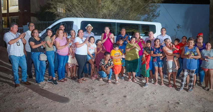 Entregan unidad de transporte escolar a la colonia Los Frailes Entregan unidad de transporte escolar a la colonia Los Frailes