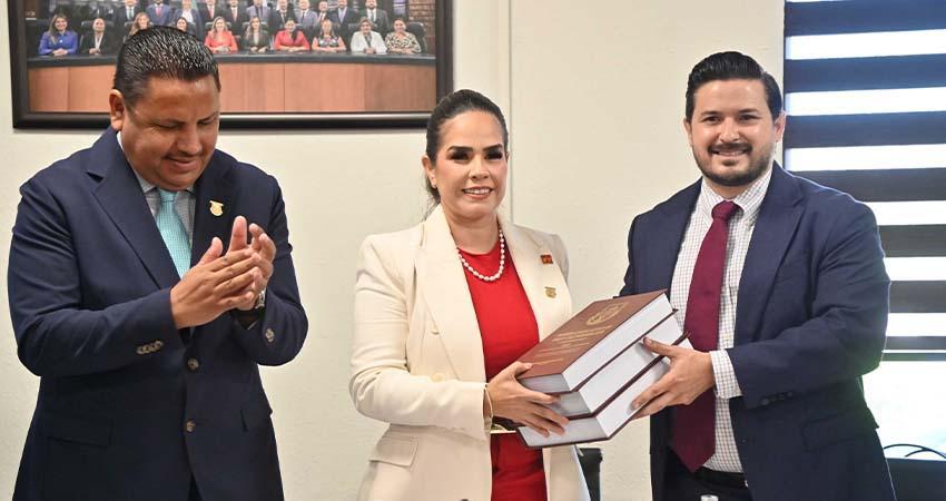 A trabajar con sensibilidad, firmeza y puertas abiertas, compromete la diputada Gabriela Montoya como presidenta de la JUGOCOPO A trabajar con sensibilidad, firmeza y puertas abiertas, compromete la diputada Gabriela Montoya como presidenta de la JUGOCOPO