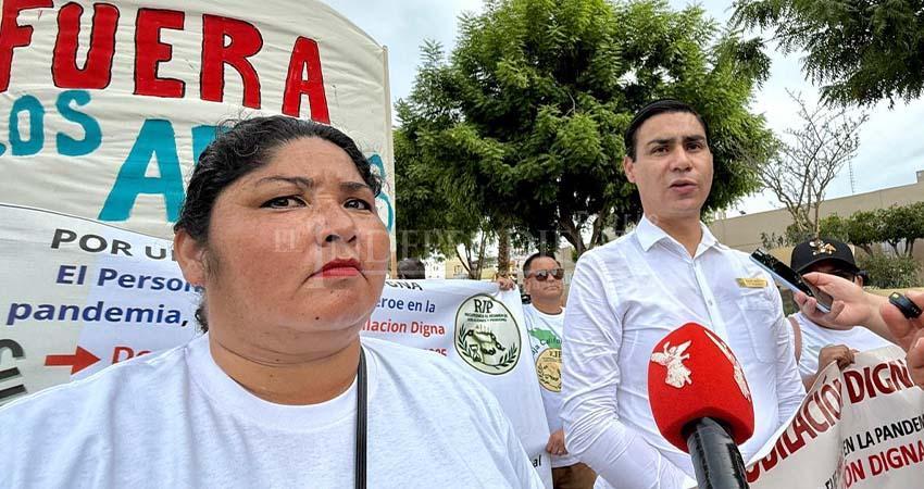 “Fuera los afores”: Trabajadores de IMSS-Bienestar marchan por jubilación y pensión digna “Fuera los afores”: Trabajadores de IMSS-Bienestar marchan por jubilación y pensión digna