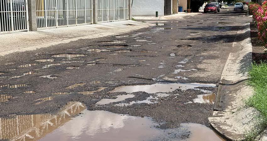 Exhorta Congreso del Estado a los tres niveles de gobierno y a PEMEX para que se reparen los daños en vialidades causados por las recientes lluvias Exhorta Congreso del Estado a los tres niveles de gobierno y a PEMEX para que se reparen los daños en vialidades causados por las recientes lluvias