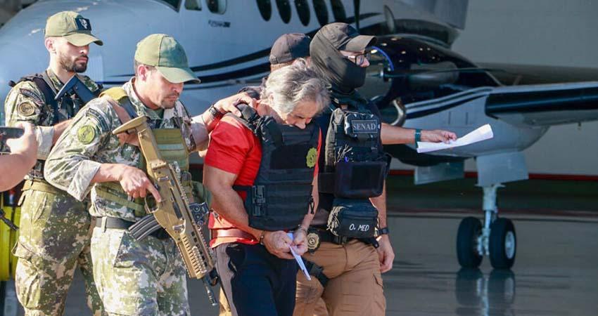 Llega a México Hernán Bermúdez Requena tras ser expulsado de Paraguay      2