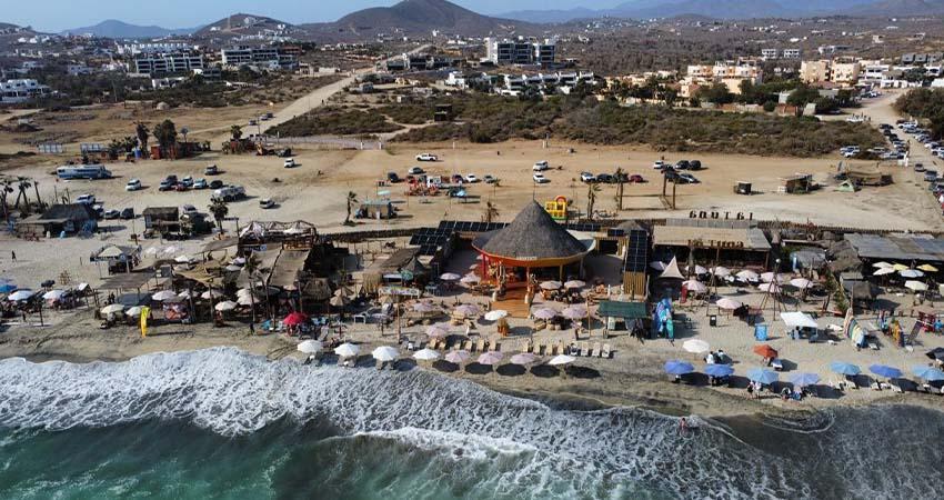 Disputa por la playa Cerritos, BCS: prestadores de servicios piden a SEMARNAT que ordene el área