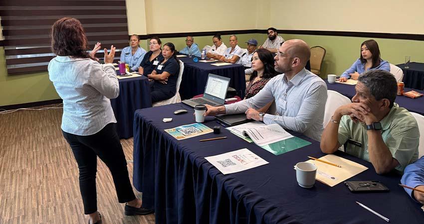 Capacitan a personal hotelero en manejo de residuos y eficiencia energética
