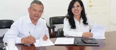 Impulsan OOMSAPAS La Paz y UTLP desarrollo profesional de estudiantes