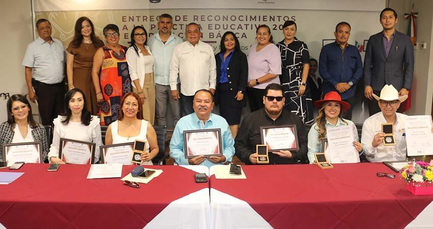 Reconoce USICAMM a docentes destacados por su innovación pedagógica