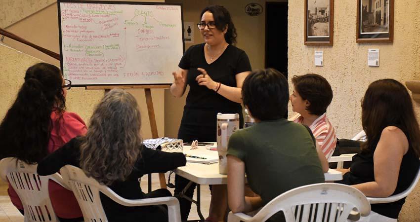 Concluye taller de creación literaria en el Teatro Juárez