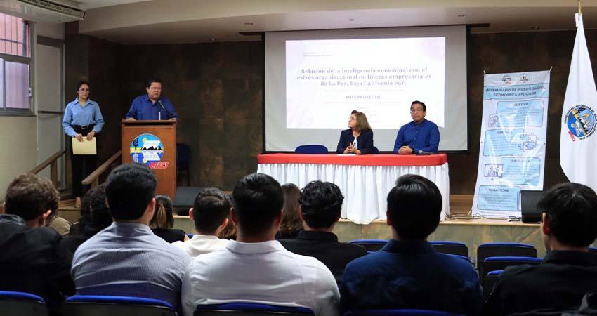 UABCS fomenta el pensamiento crítico y la investigación en ciencias económicas