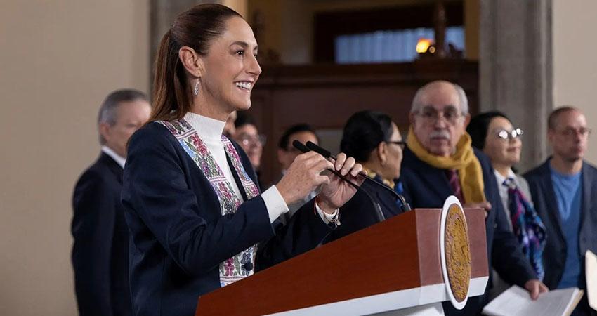 Sheinbaum presenta su reforma electoral para reducir costos y número de senadores