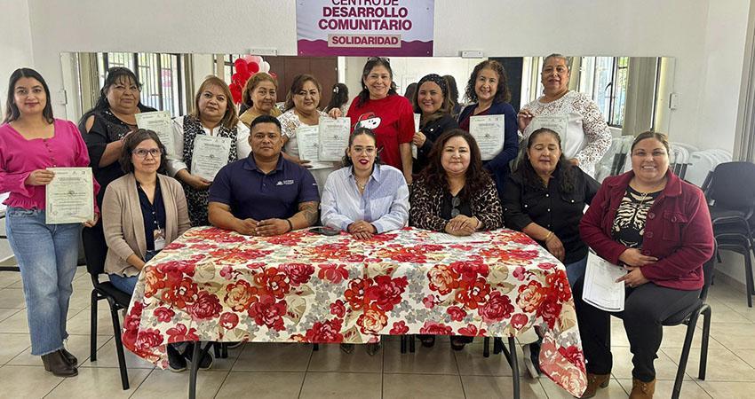 Más de 150 personas concluyen cursos en el DIF Municipal La Paz