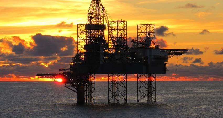 EU estudia permitir la perforación petrolera en zonas protegidas del Golfo de México