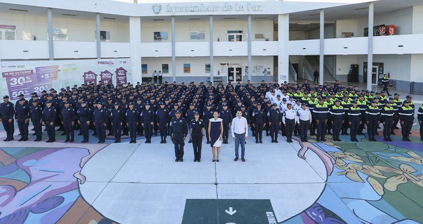 Fortalecen a la policía de La Paz, a través del equipamiento y remuneración