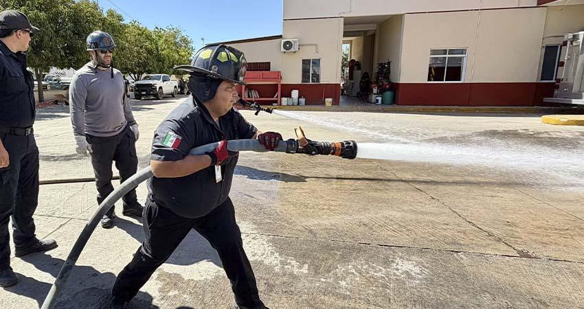 Reciben Bomberos de La Paz capacitación en atención de incendios y rescate