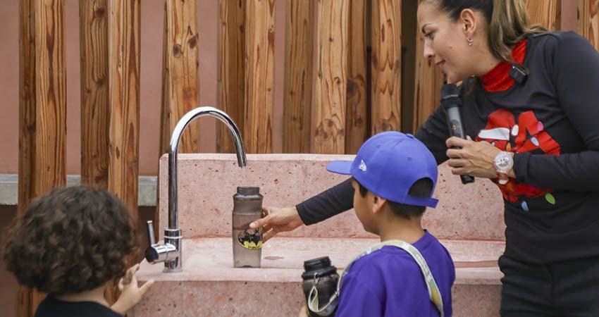 Garantiza Milena Quiroga derecho al agua y anuncia más bebederos gratuitos