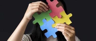 Anuncian programa de apoyo a madres cuidadoras de infancias con autismo en La Paz