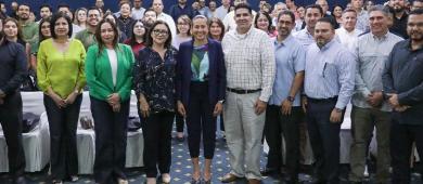 Milena Quiroga consolida su liderazgo, en reunión con peritos y abogados respaldan la transformación digital en La Paz