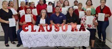 Capacitan a más de 100 personas en oficios para fortalecer la economía familiar en La Paz