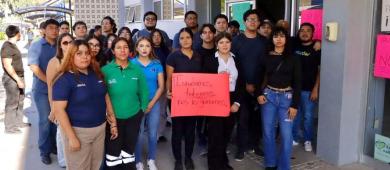 Alumnos del Tec La Paz protestan por cancelación de viaje académico a última hora