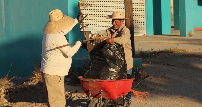 Servicios Públicos realiza limpieza en carreteras en la ciudad