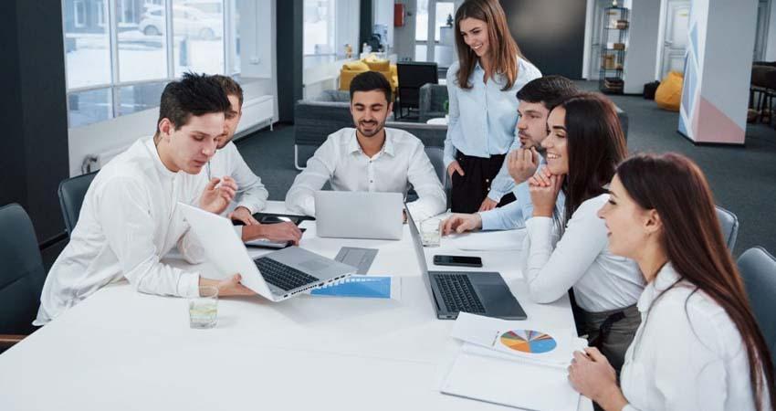 El 77% de trabajadores prefiere emplearse en grandes empresas: sondeo