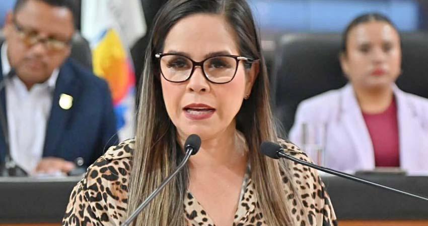 Exhorta Gaby Montoya a dictaminar iniciativas contra violencia digital, “mujeres son agredidas en su reputación”