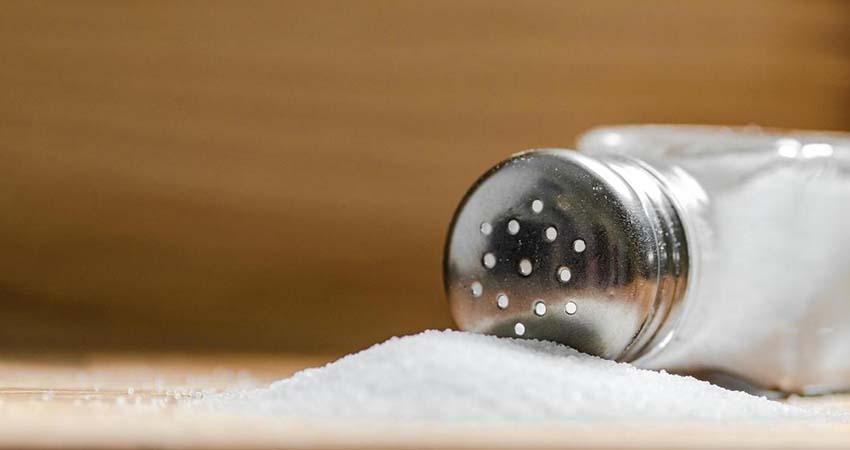 Llaman a la población a moderar el consumo de sal