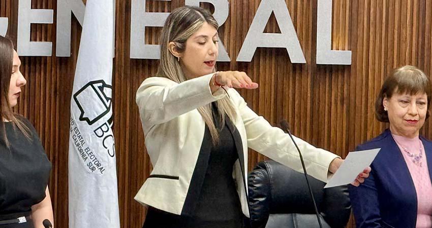 Malka Meza Arce toma protesta como consejera presidenta provisional del IEEBCS