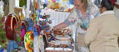 Mercado artesanal “Orígenes” impulsa el talento local y la convivencia familiar en CSL