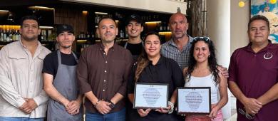 Fortalecen atención turística con entrega de distintivo Balandra a hoteles de La Paz