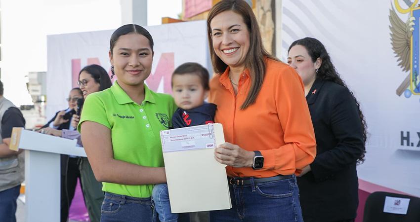 En La Paz sí se apoya a quienes cuidan y sostienen la vida; Milena Quiroga respalda a madres de familia