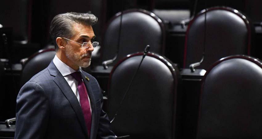 Sergio Mayer renuncia a Morena y partido lo veta de cualquier candidatura