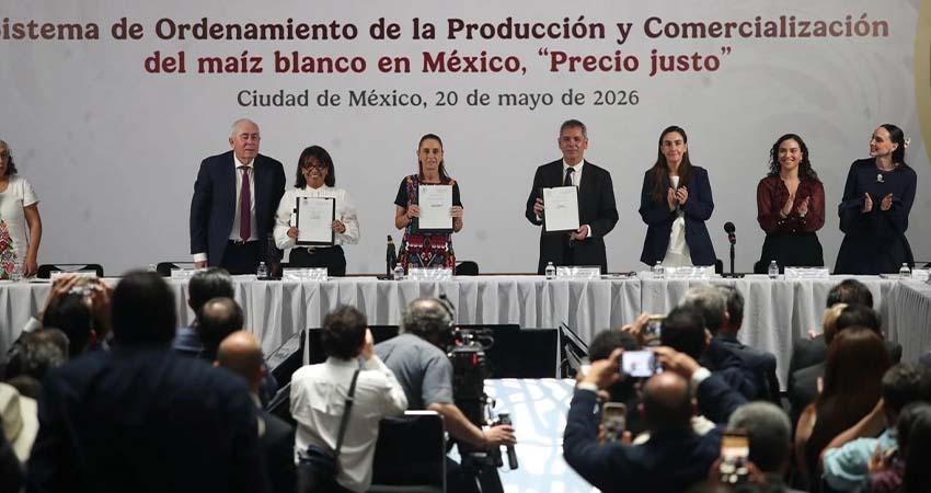 Gobierno firma acuerdo con productores para garantizar ‘precio justo’ del maíz