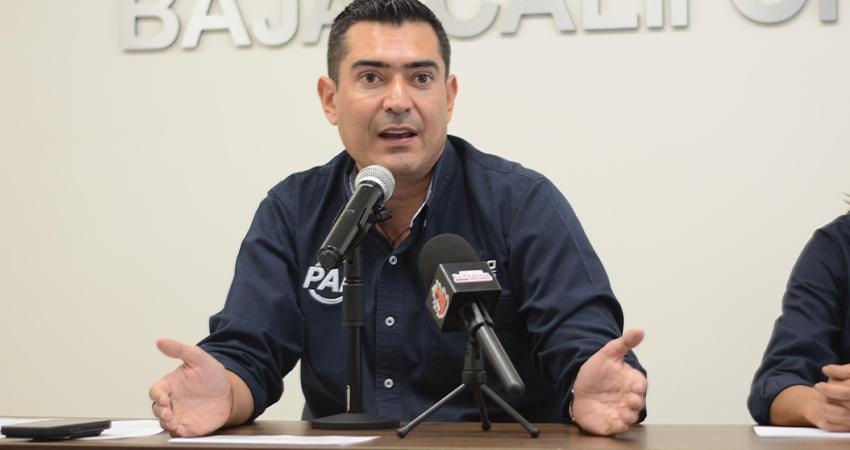 Rigo Mares devuelve el reto a Víctor Castro con obras del PAN en Los Cabos